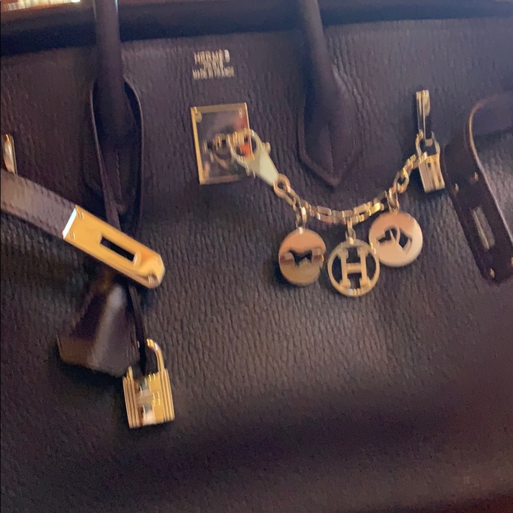 Meet your Posher, Victor